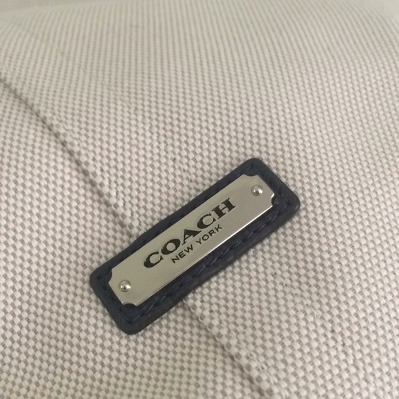 Coach Bag - Picture 3 of 6